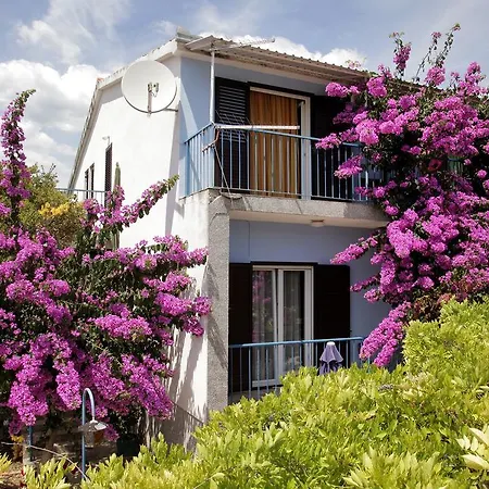 Apartments Irena Trogir Exterior photo