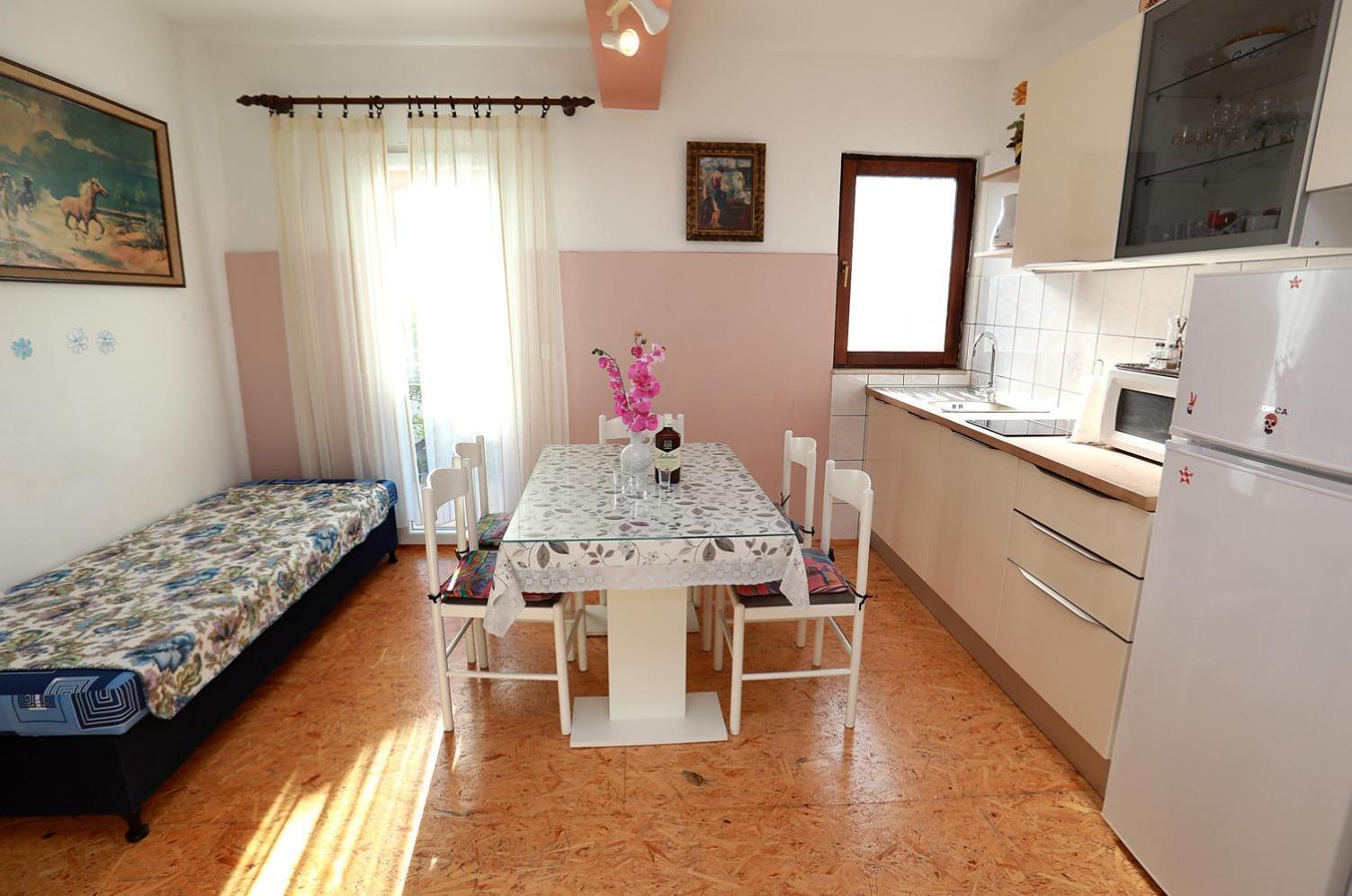 Irena Apartment *